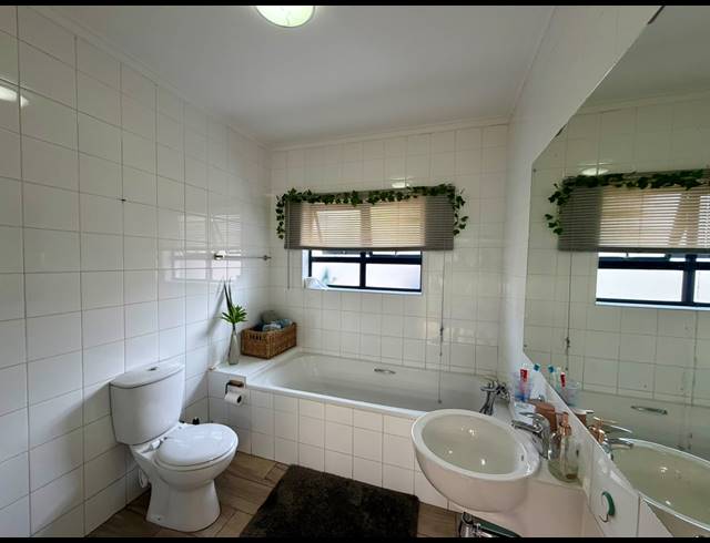 4 BEDROOM HOUSE FOR SALE IN MEER EN SEE